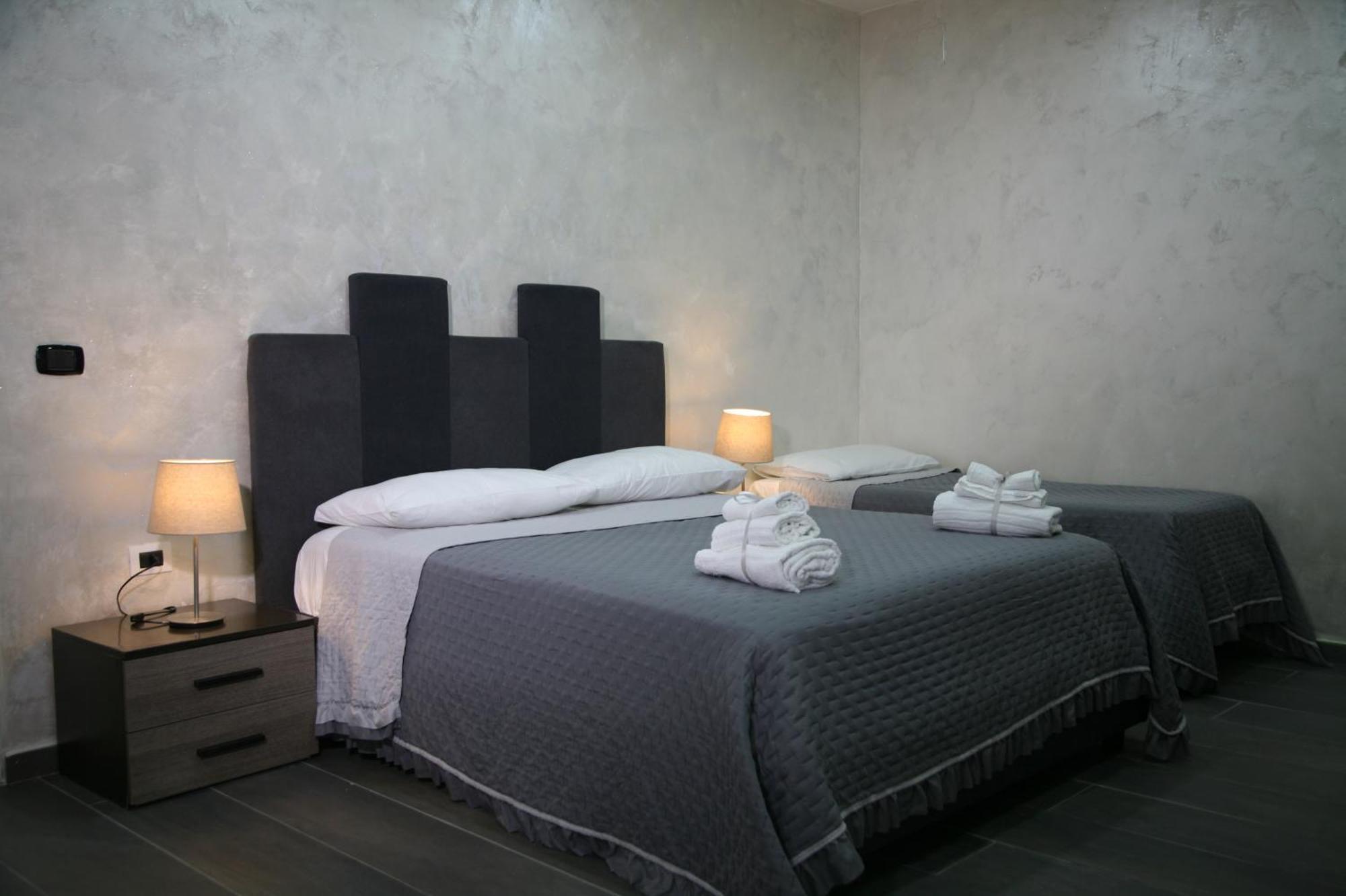 Dimora Portanolana Hotel Наполи Екстериор снимка